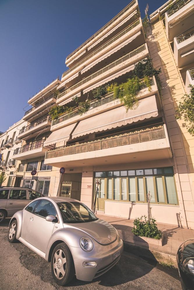 Nefeli City Apartments Patras Exteriör bild